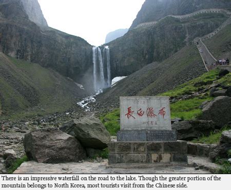 Ten Views of the Sacred Mountain Baekdu - A Symphony in Ink and Wash Capturing the Sublime Majesty of Nature!