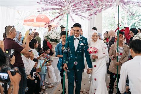 The Malay Wedding – A Sumptuous Display of Cultural Fusion and Vibrant Storytelling!